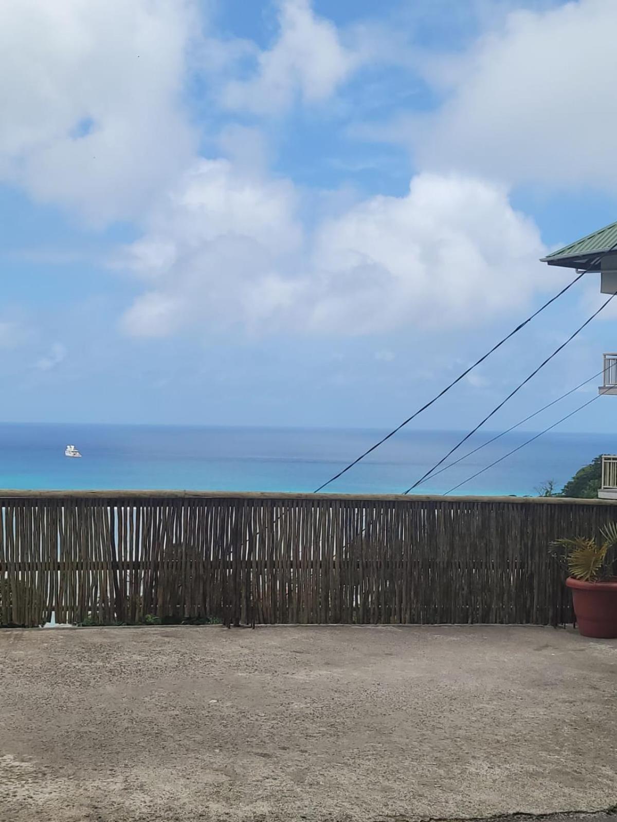 Appartement Sunset View Self Catering à Anse Boileau Extérieur photo